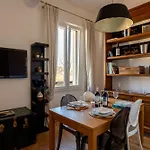 Bandenere House