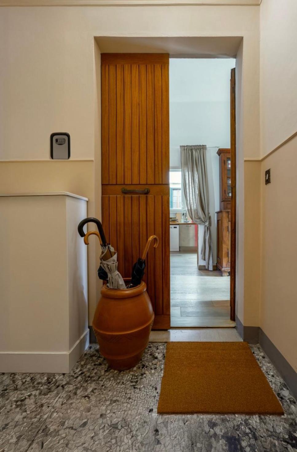 Apartment Bandenere House