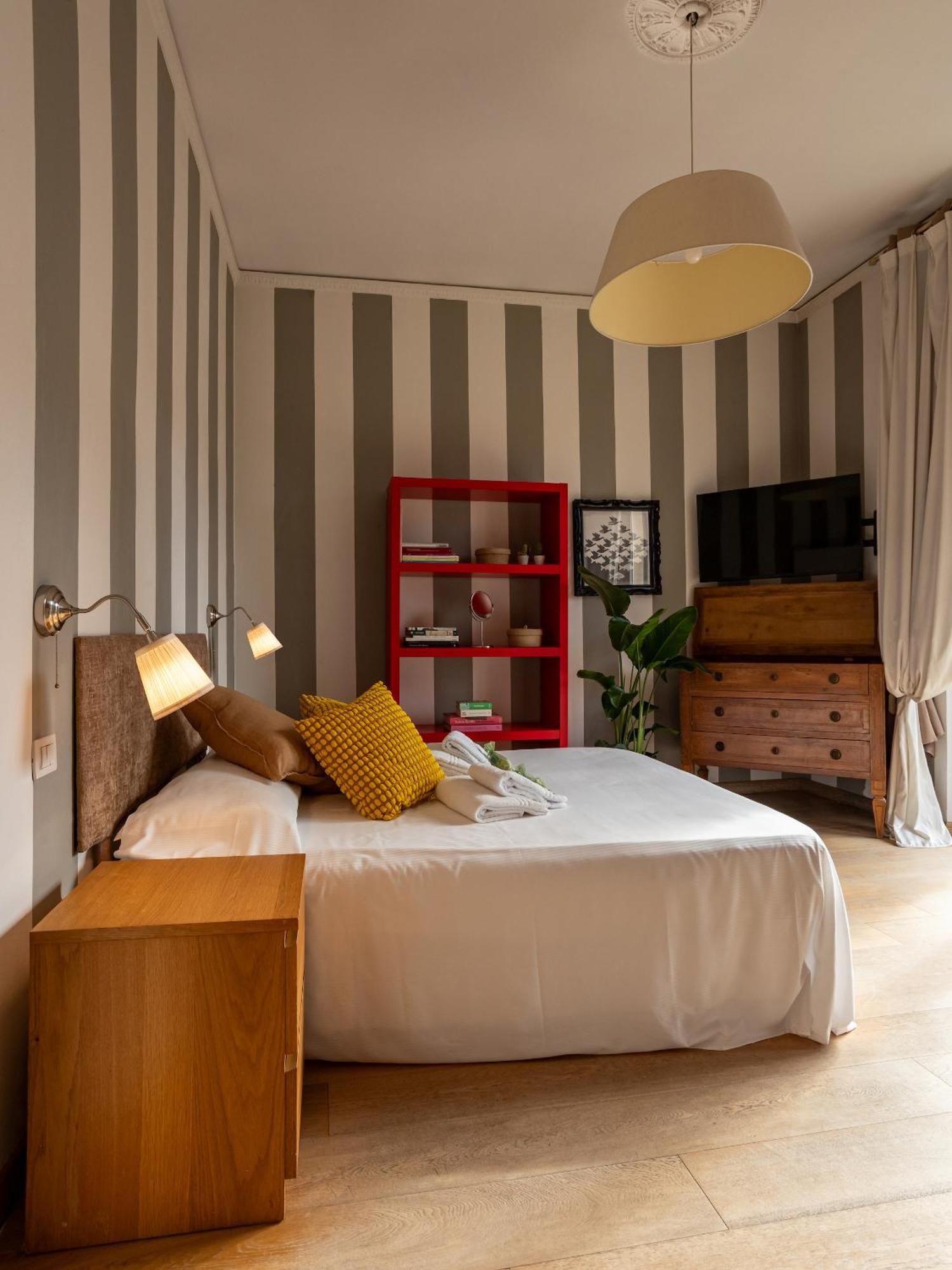 Bandenere House *